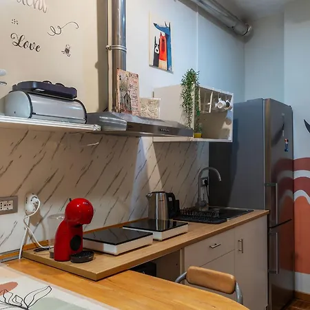 Guesthost - Cozy Apartment Re Di Roma Metro Area-3